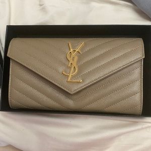 AUTHENTIC YSL Wallet on Chain